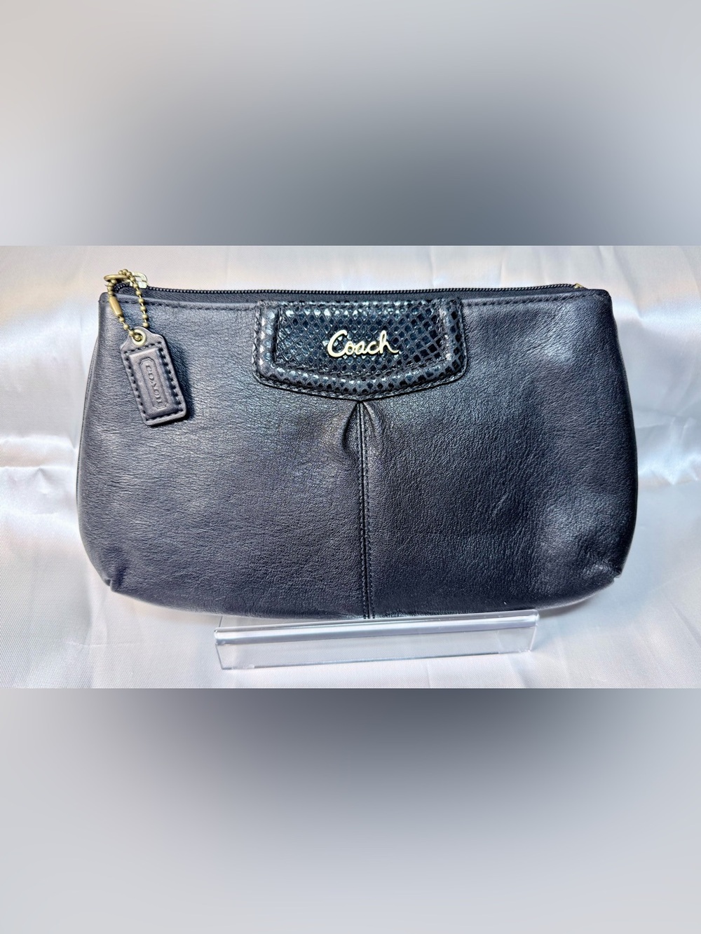 ✨✨✨✨SOLD✨✨✨✨Coach Black Leather Clutch with Gold Logo